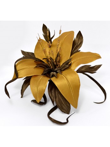 Брошь "Лилия стилизованная" Золотого цвета. Цветы из ткани.